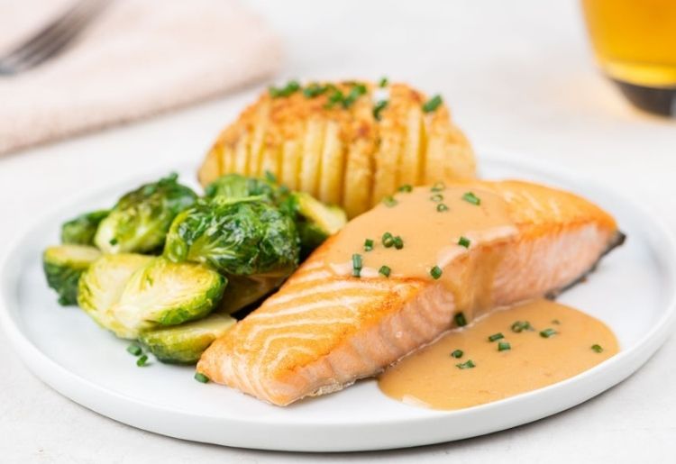 Salmon and Wine Butter Sauce by Home Chef